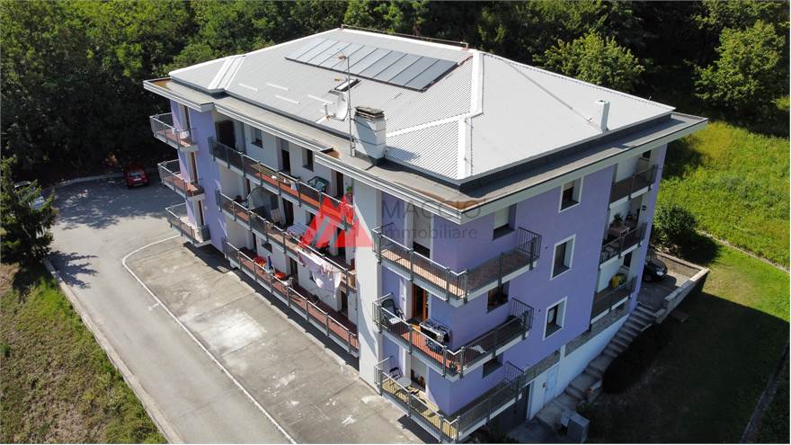Tetto con pannelli fotovoltaici