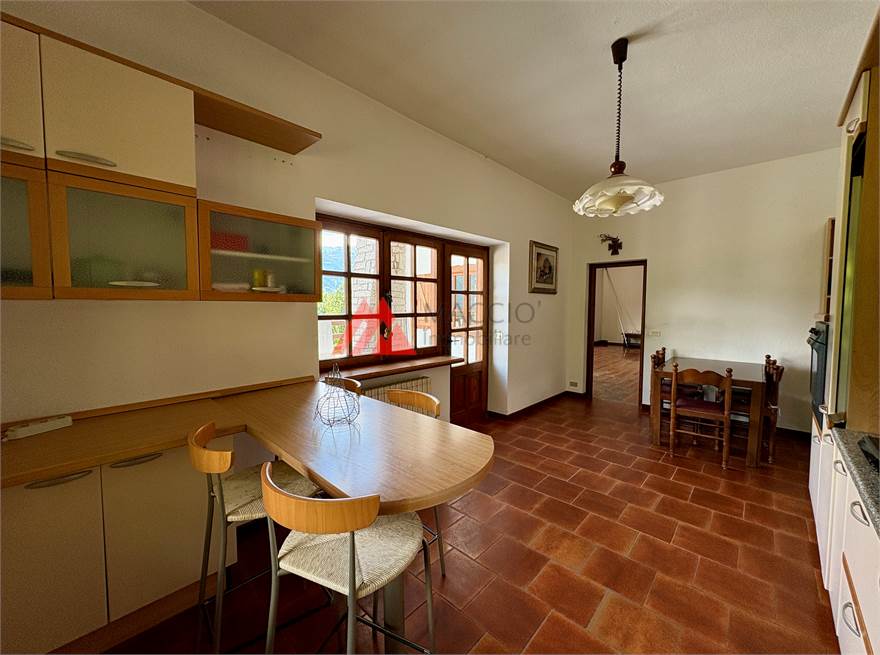 Cucina con zona pranzo