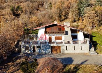 Trilocale in Casa Bifamiliare con Giardino