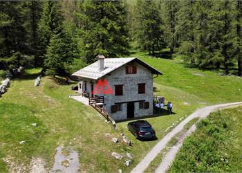 Suggestivo rustico al grezzo 