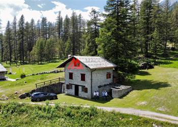 Suggestivo rustico al grezzo 