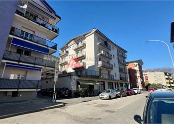 Trilocale riqualificato con terrazzo