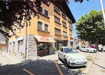 Locale commerciale in posizione strategica – Disponibile da subito